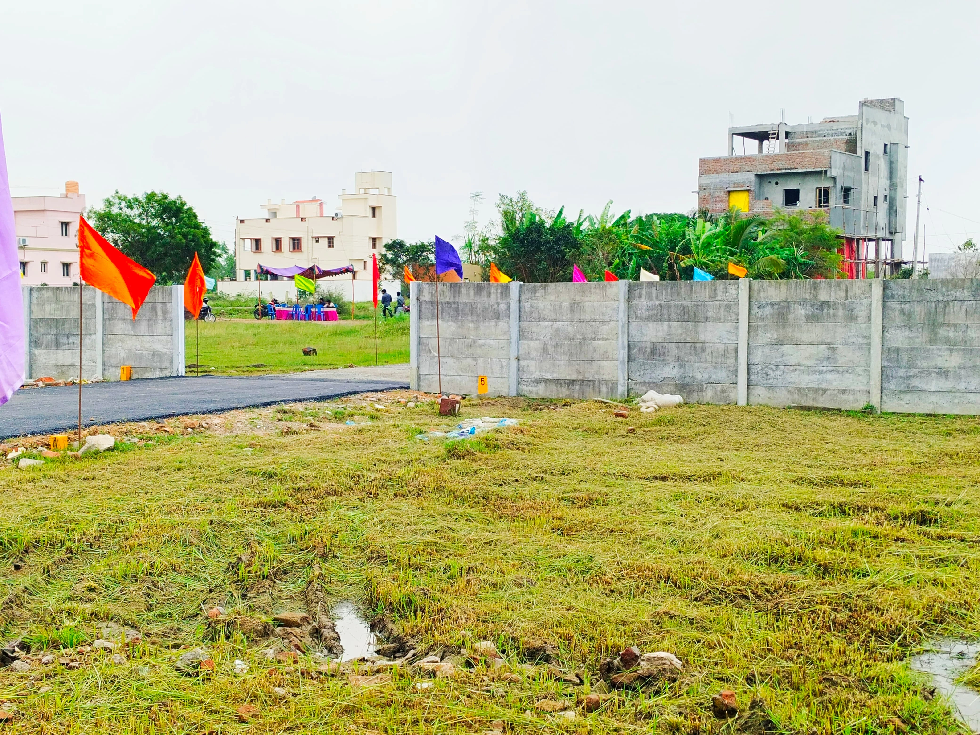 Plot Promoters in Mannivakkam